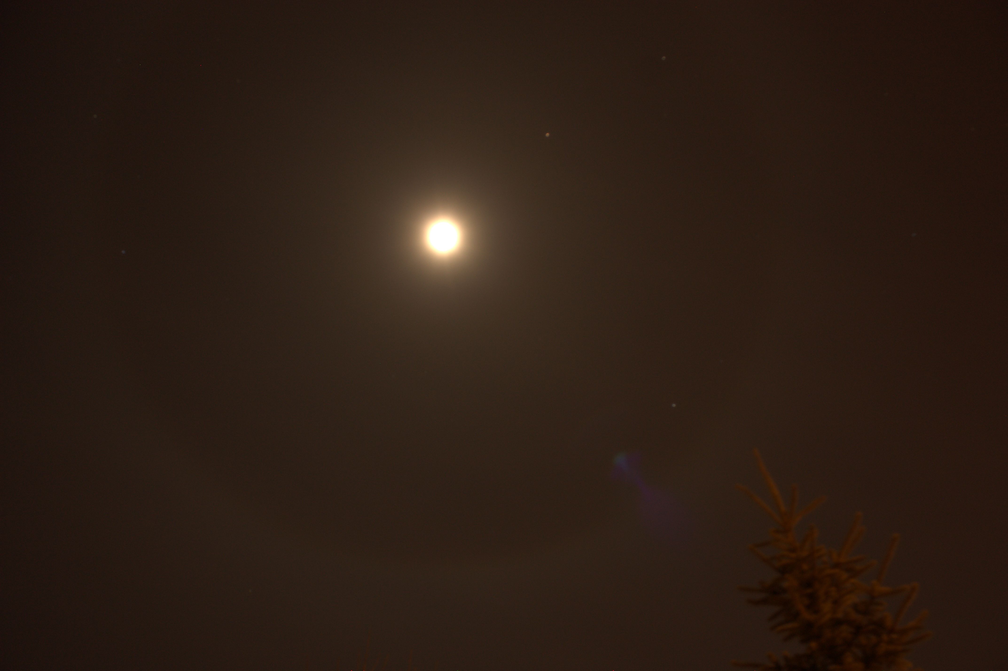 A lunar halo! I love these.